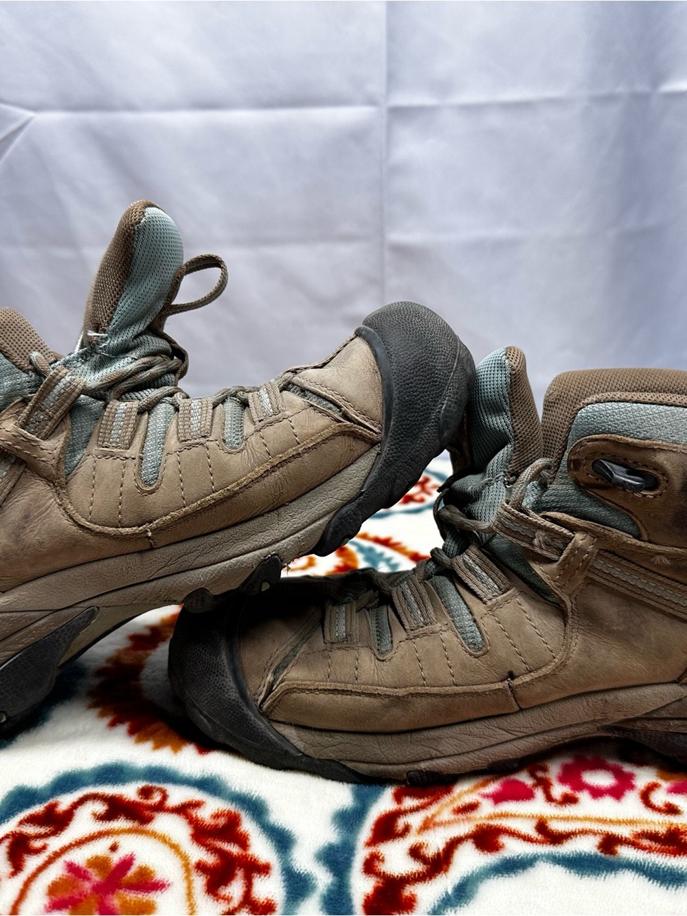 Keen Women's Taupe and Light Blue Lace-Up Hiking Boots - Picture 3 of 6